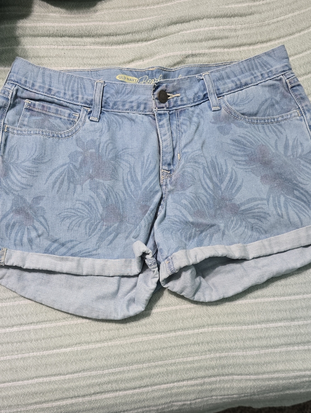 Old Navy Light Blue Palm-Print Denim Shorts